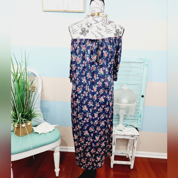 28. NWT Boohoo Plus Size Off Shoulder Floral Dress - Picture 3 of 6